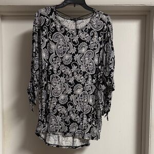 Cable & Gauge Black and White Paisley Blouse